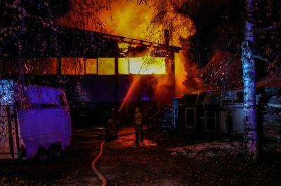 Winnenden-Hertmannsweiler: Strohlager in Reithalle stand in Vollbrand - Pferde gerettet - Feuerwehr verhindert schlimmeres